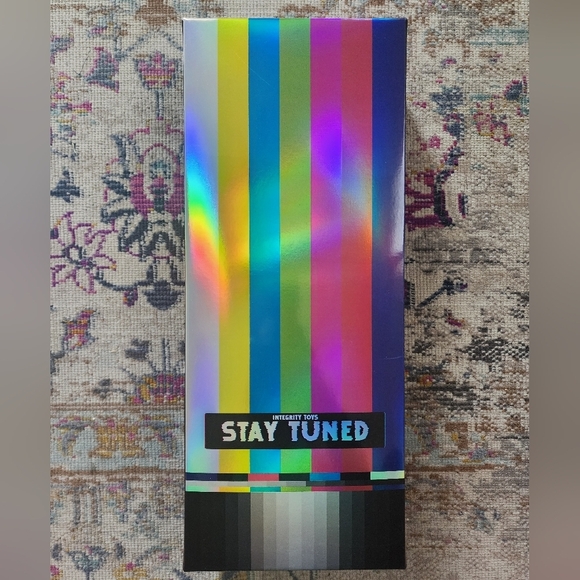 NRFB Burnt Champagne "Della Roux" Fashion Doll Intregity Toy NIB - Picture 11 of 12